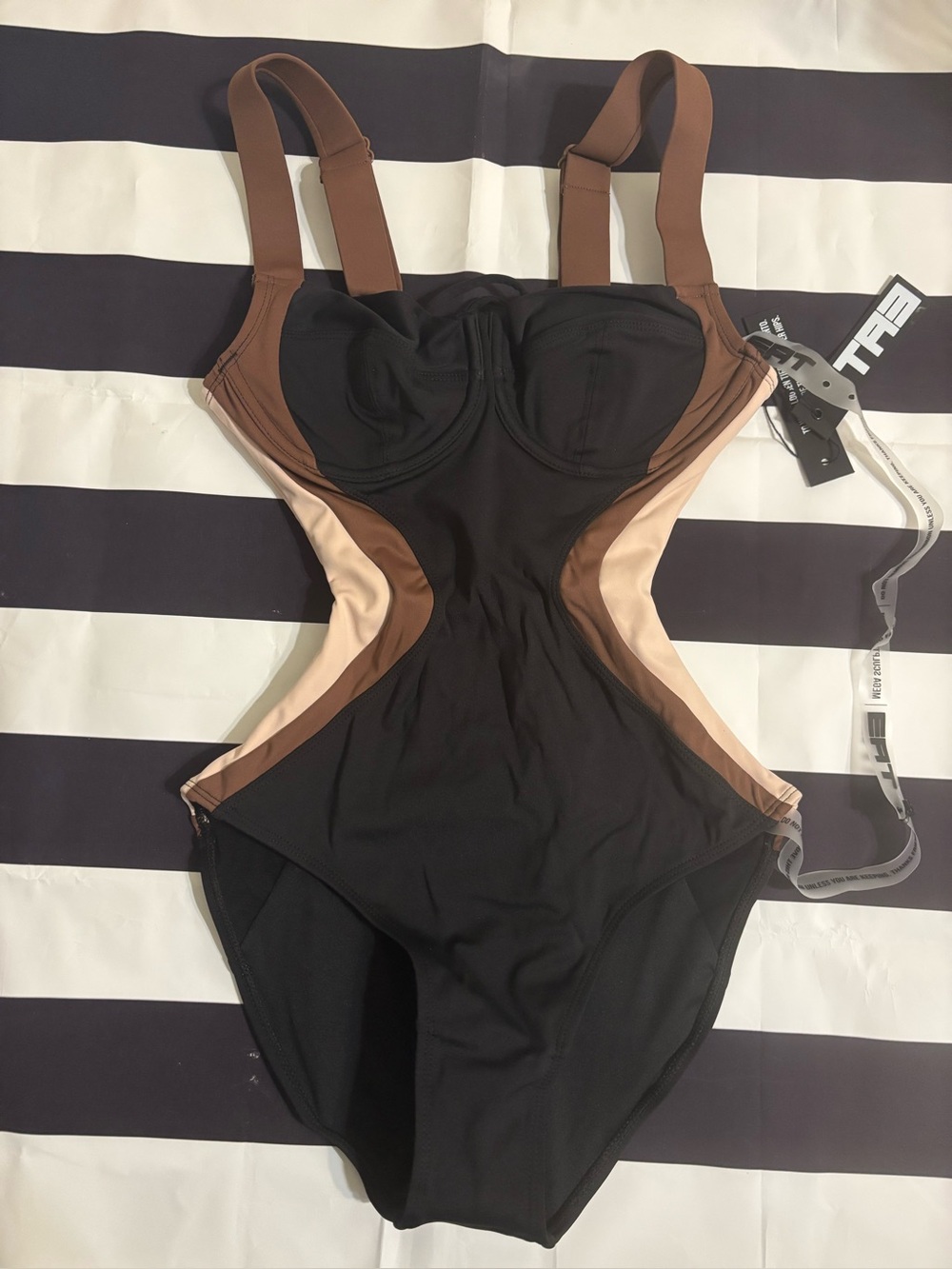 BNWT TA3 Lifty Shape Wear One Piece Swimsuit XXS Regular D-DD